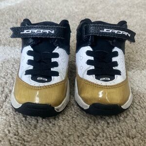 Jordan Kids' Black and Gold Sneakers